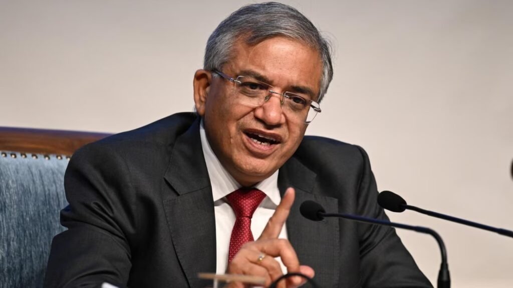 SIR के बीच चुनाव आयोग में बड़ा फेरबदल, CEC ज्ञानेश कुमार ने 20 महीने में 20 CEO बदले